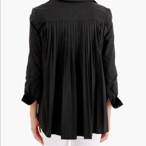 Tuckernuck pleated black coco top